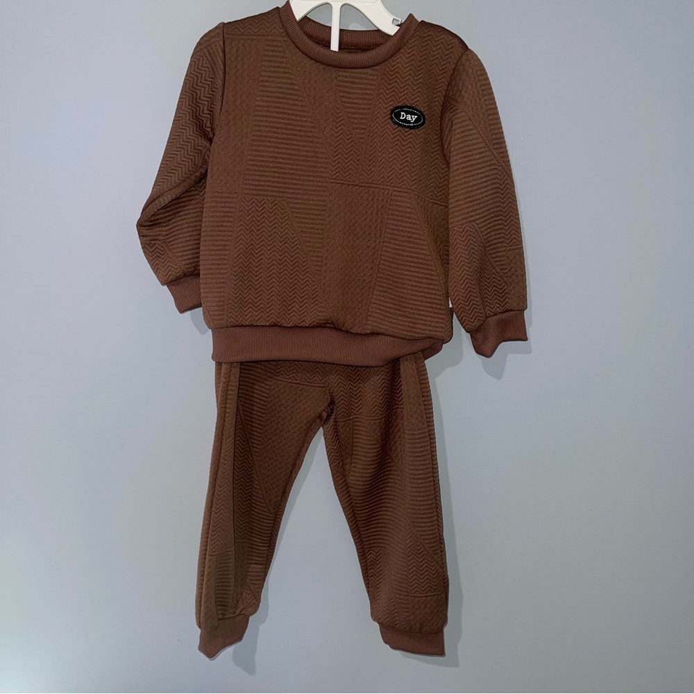 SHEIN Brown Textured Kids Set Boys - Size 2Y-3Y